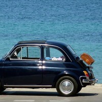 セダンは不人気で軽自動車は人気